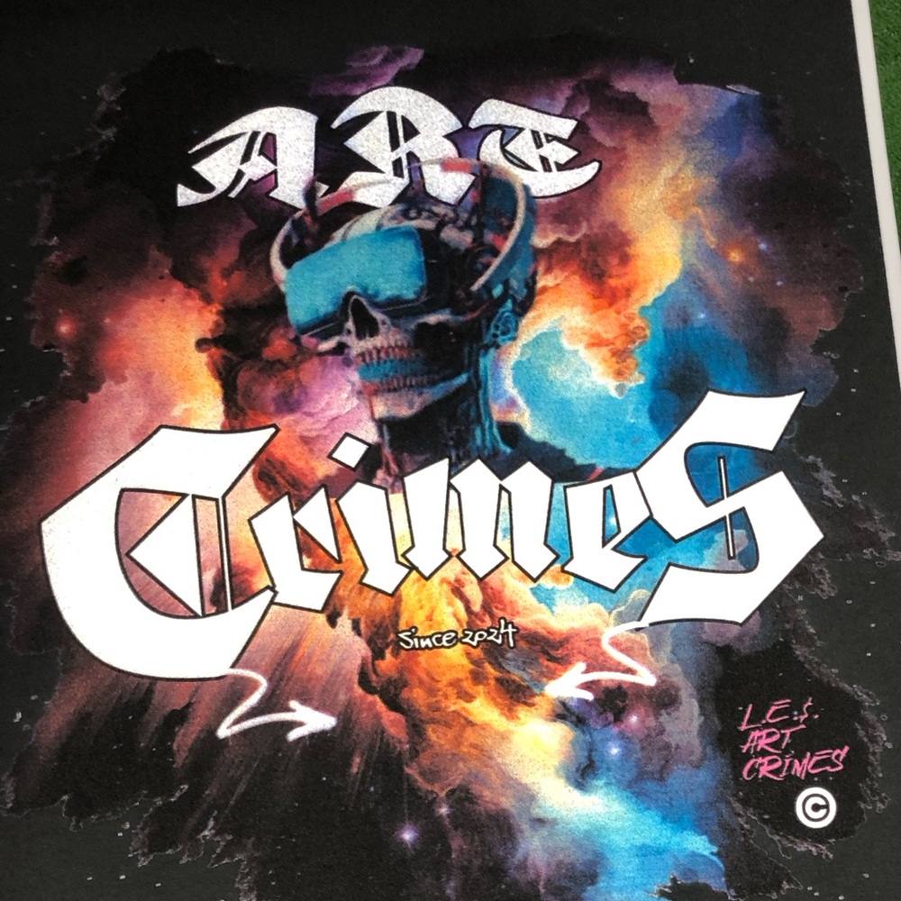 Exclusive, brand new Limited edition         L.E.S Art Crimes size XL🙆🏽‍♂️🔥🔥